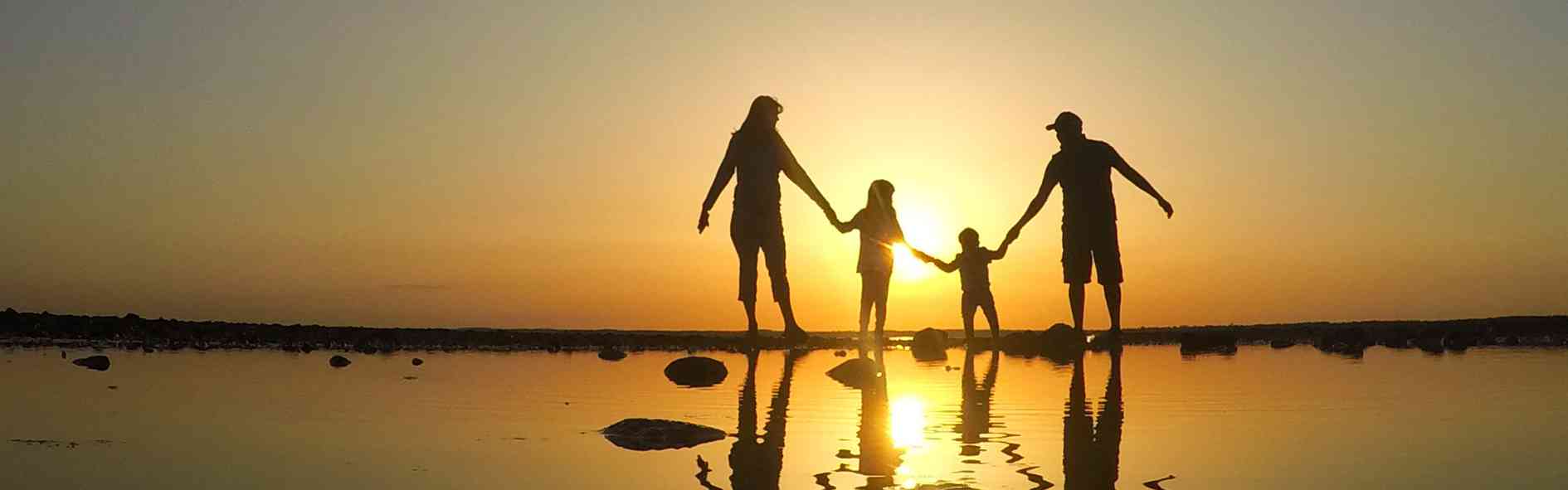 Descubre qué son las constelaciones familiares, cómo funciona esta terapia y para qué sirve.